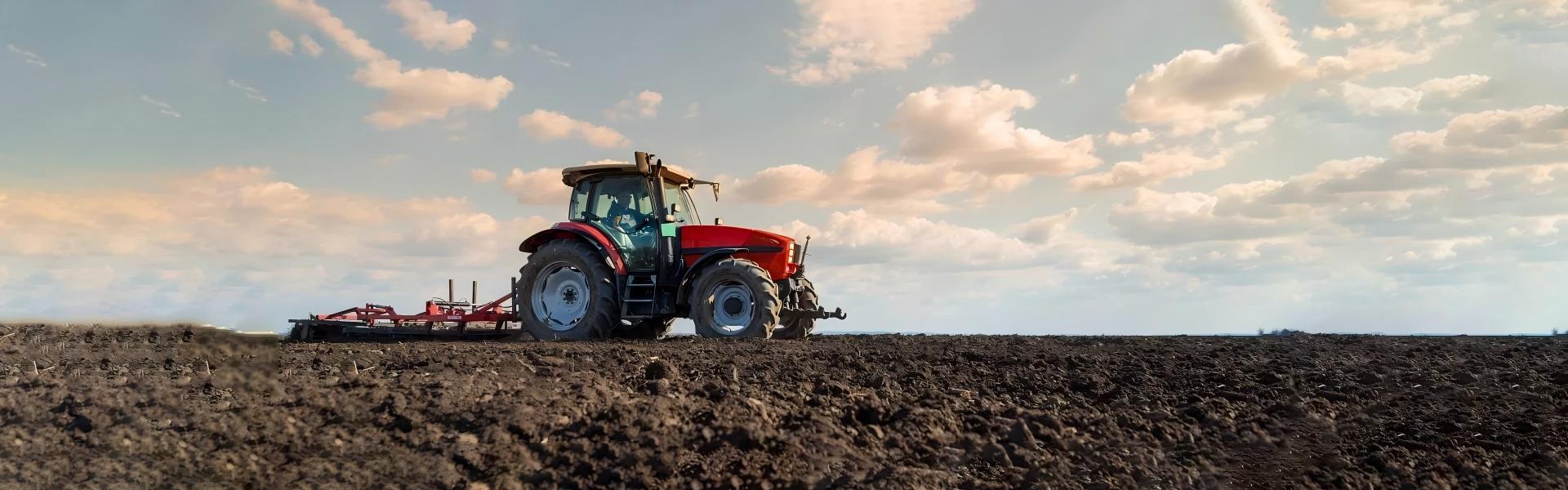 Tarracóir Feirme Leictreach