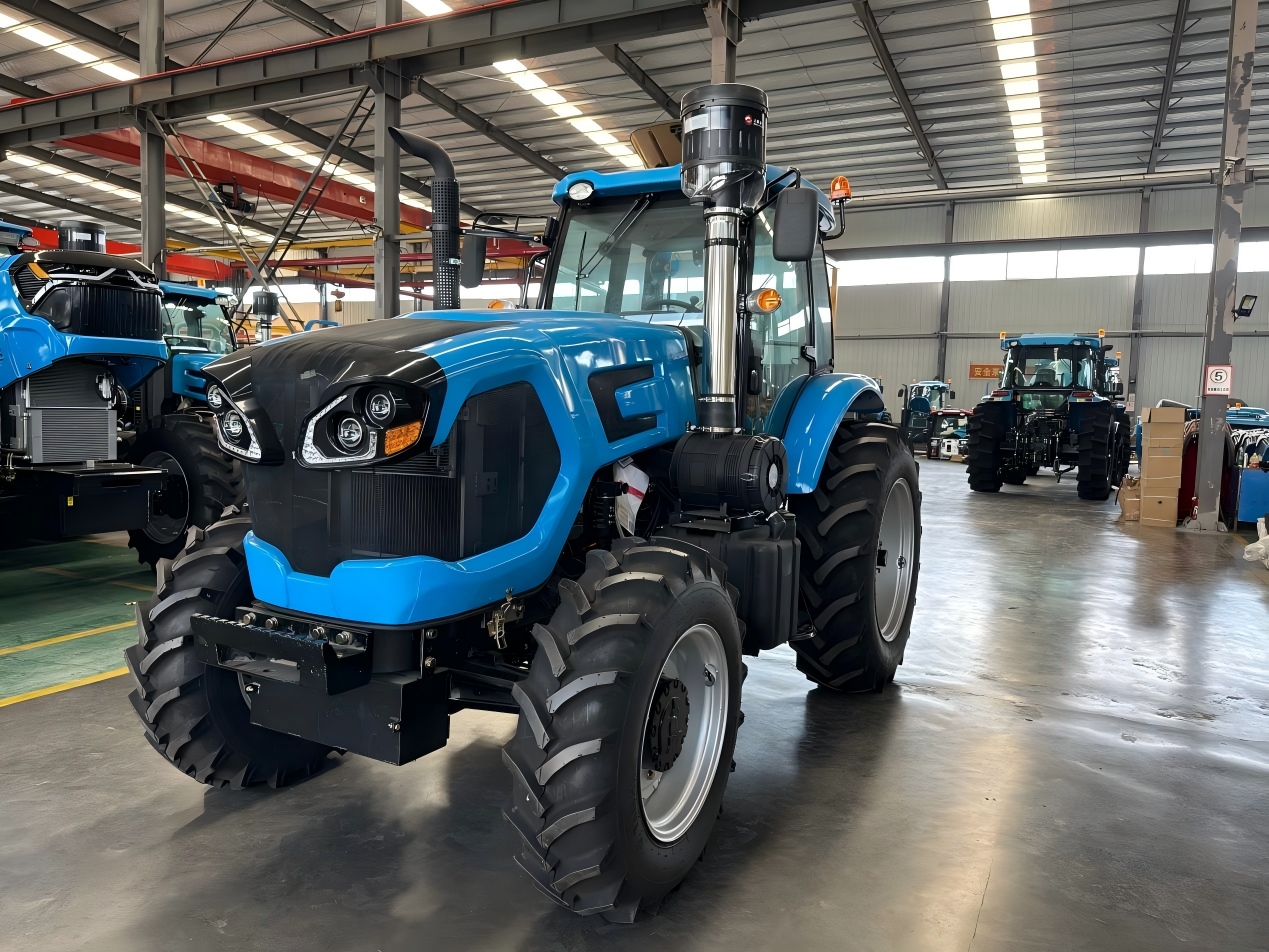 Rachaidh Tarracóirí Ard-Chapallachta na Síne ar an bPríomhfhórsa Le hAghaidh Feirmeoireacht ar Mhórscála san Afraic